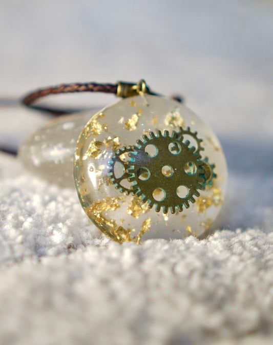 CLOCK WORK OXIDIZED BRASS RESIN PENDANT
