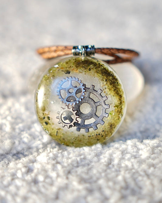 CRUSHED PERIDOT GUNMETAL RESIN PENDANT