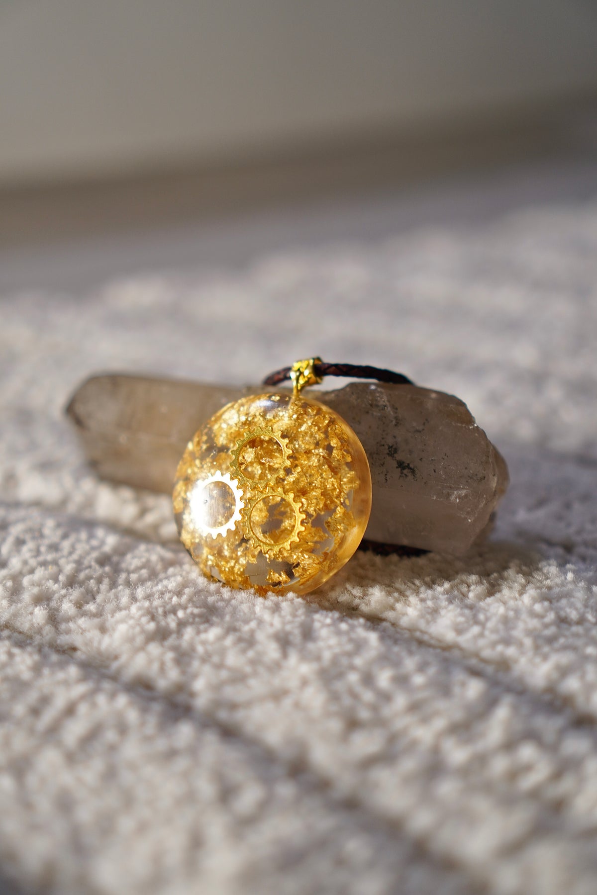 CLOCK WORK GOLD RESIN PENDANT