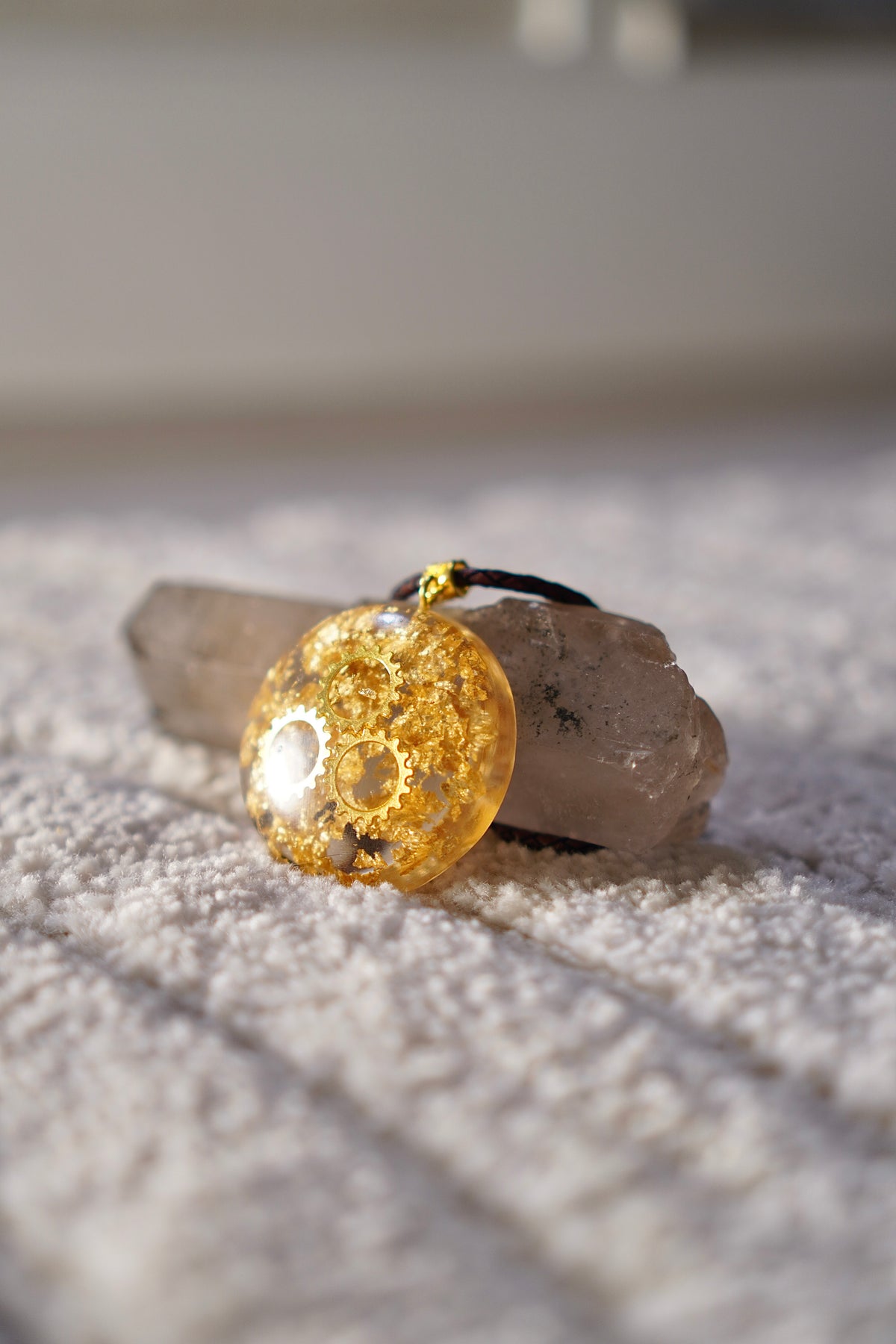 CLOCK WORK GOLD RESIN PENDANT