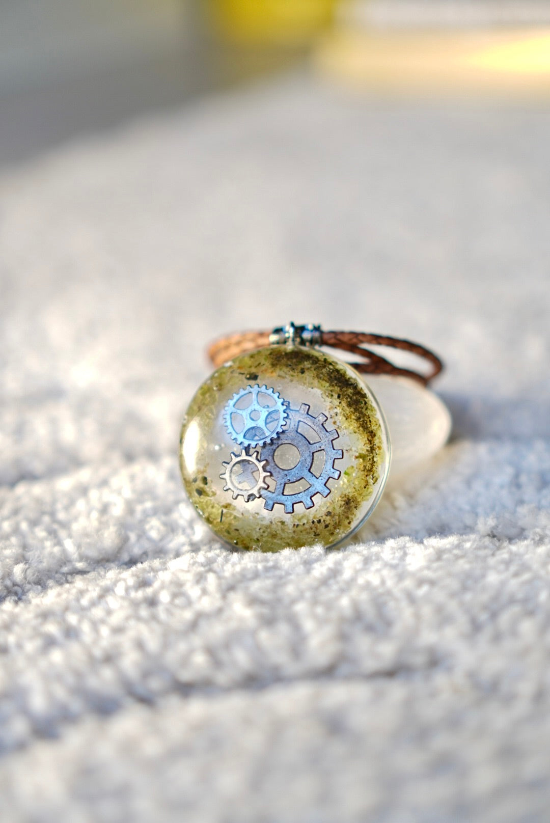 CRUSHED PERIDOT GUNMETAL RESIN PENDANT