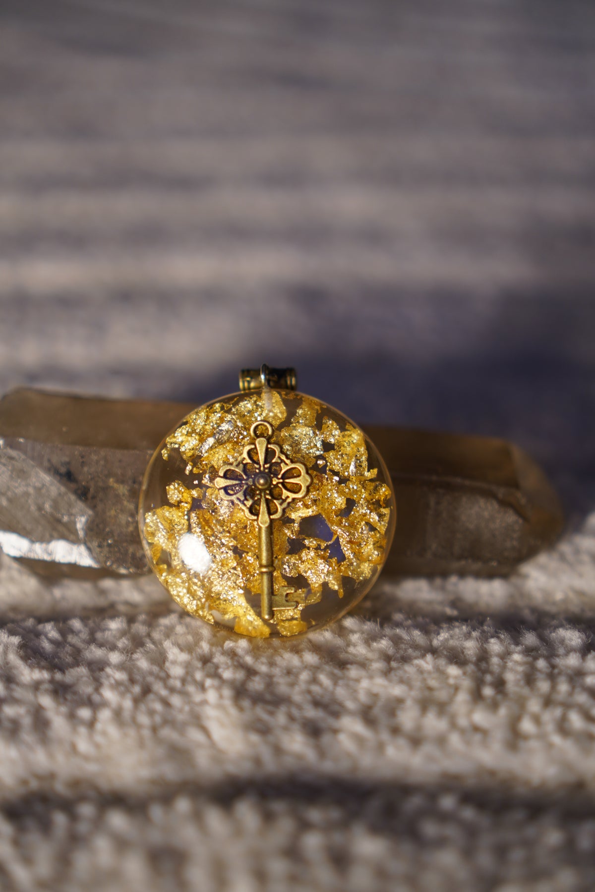 Filigree Bronze Key Resin Pendant, photo 2